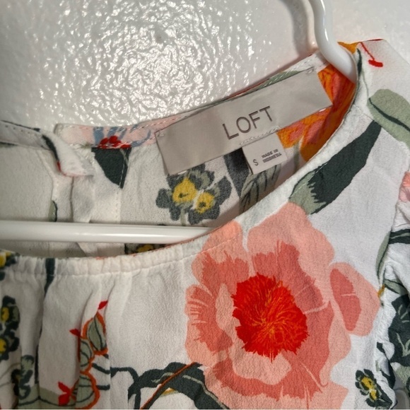 Loft Floral Button Back Blouse White - Picture 11 of 12